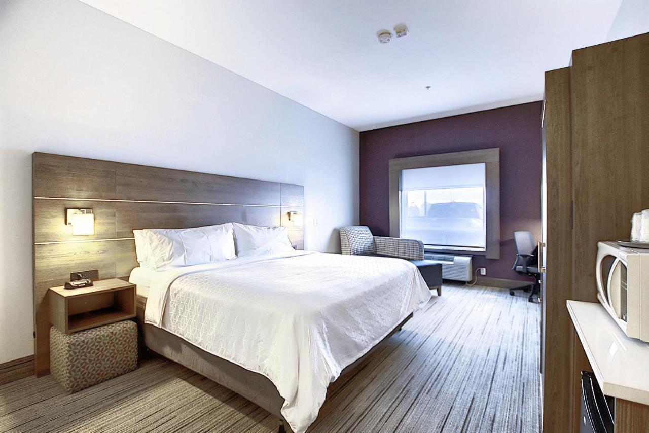 Holiday Inn Express Airport Calgary By Ihg Extérieur photo