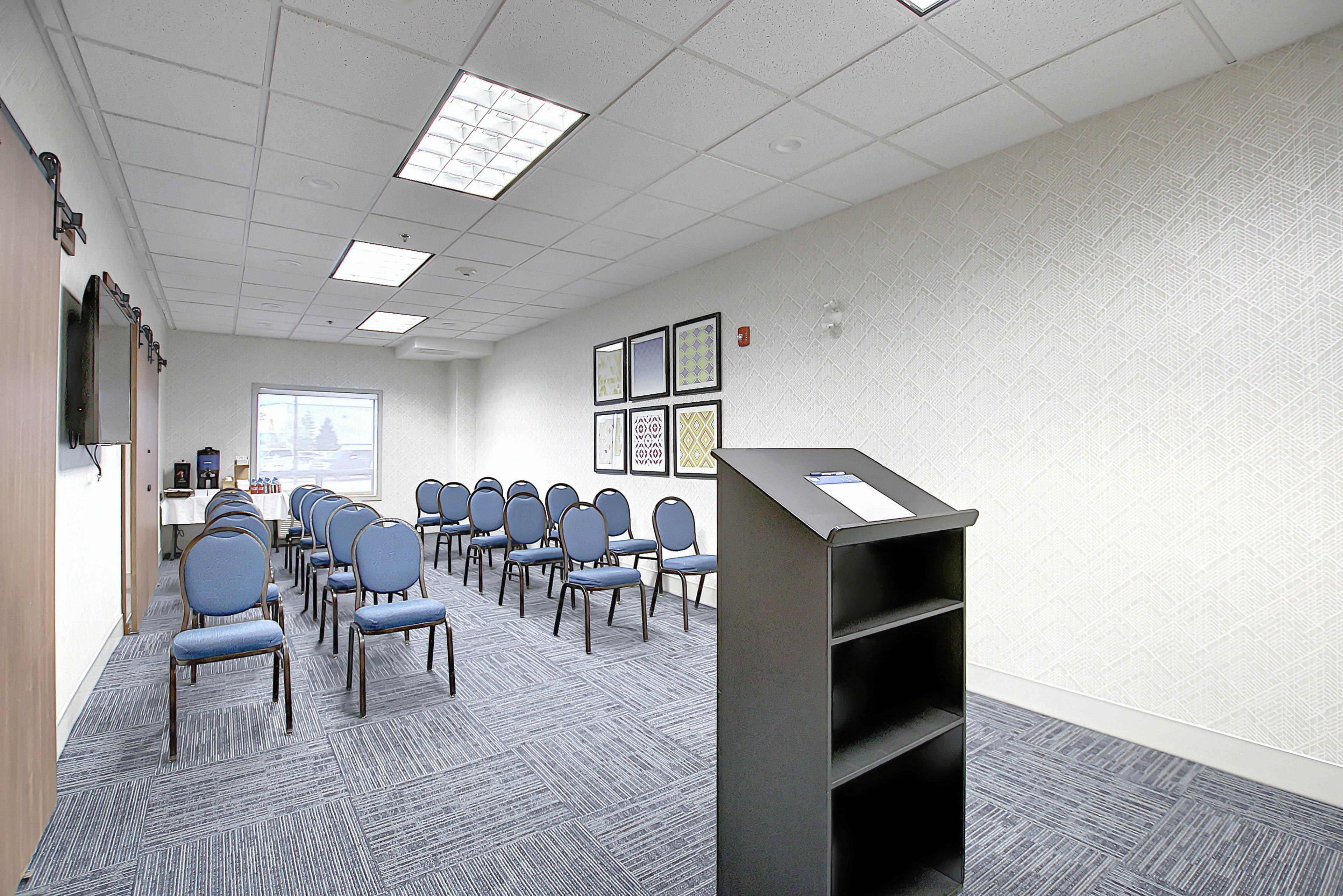 Holiday Inn Express Airport Calgary By Ihg Extérieur photo