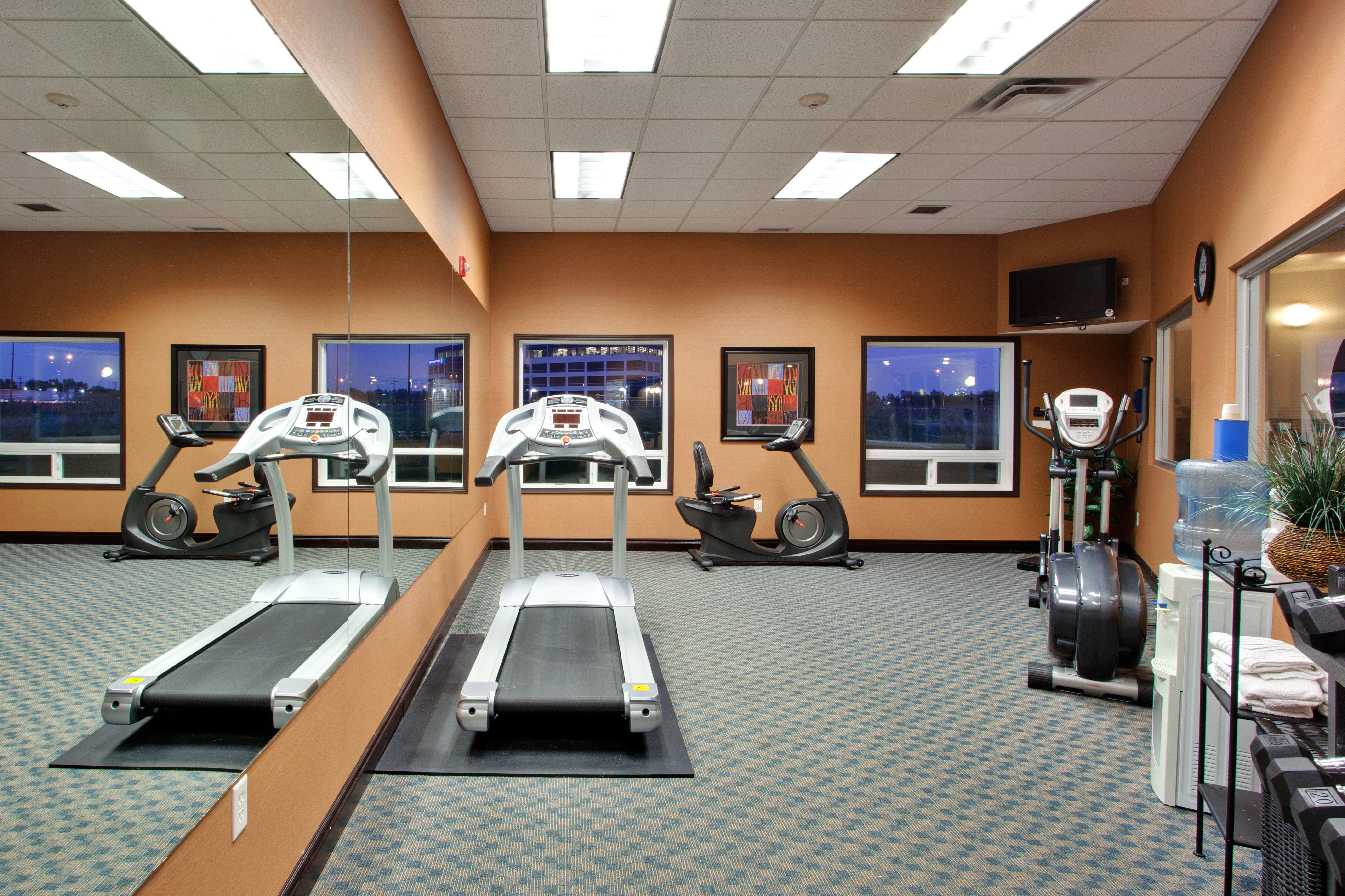 Holiday Inn Express Airport Calgary By Ihg Extérieur photo