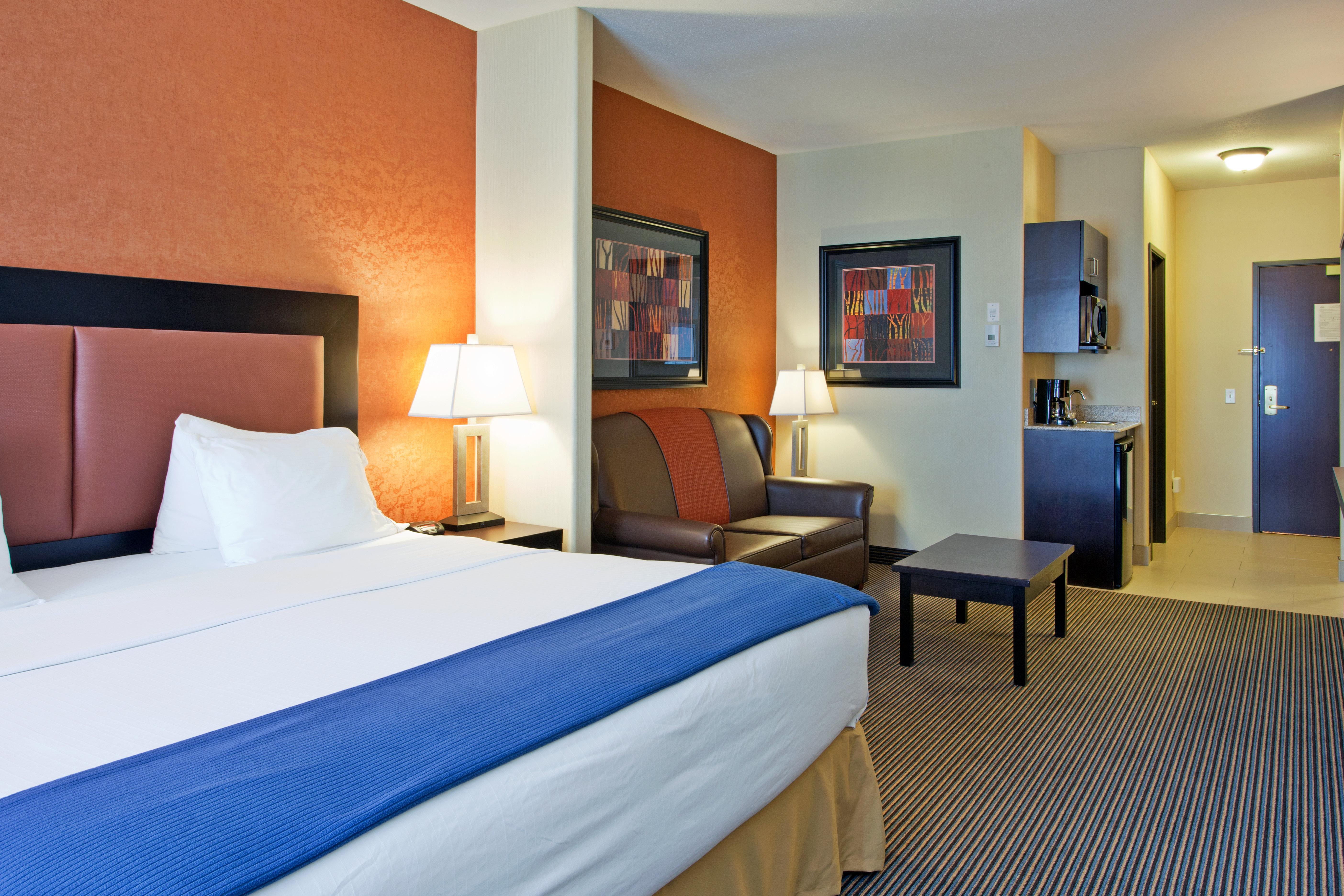 Holiday Inn Express Airport Calgary By Ihg Extérieur photo