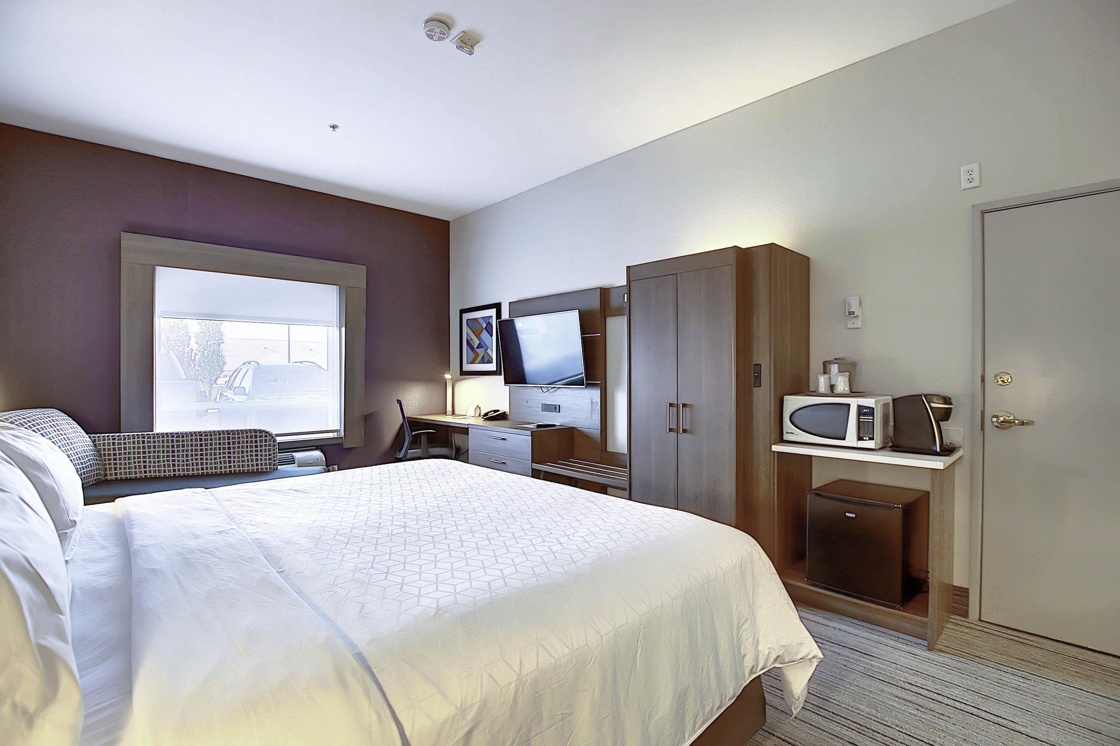 Holiday Inn Express Airport Calgary By Ihg Extérieur photo