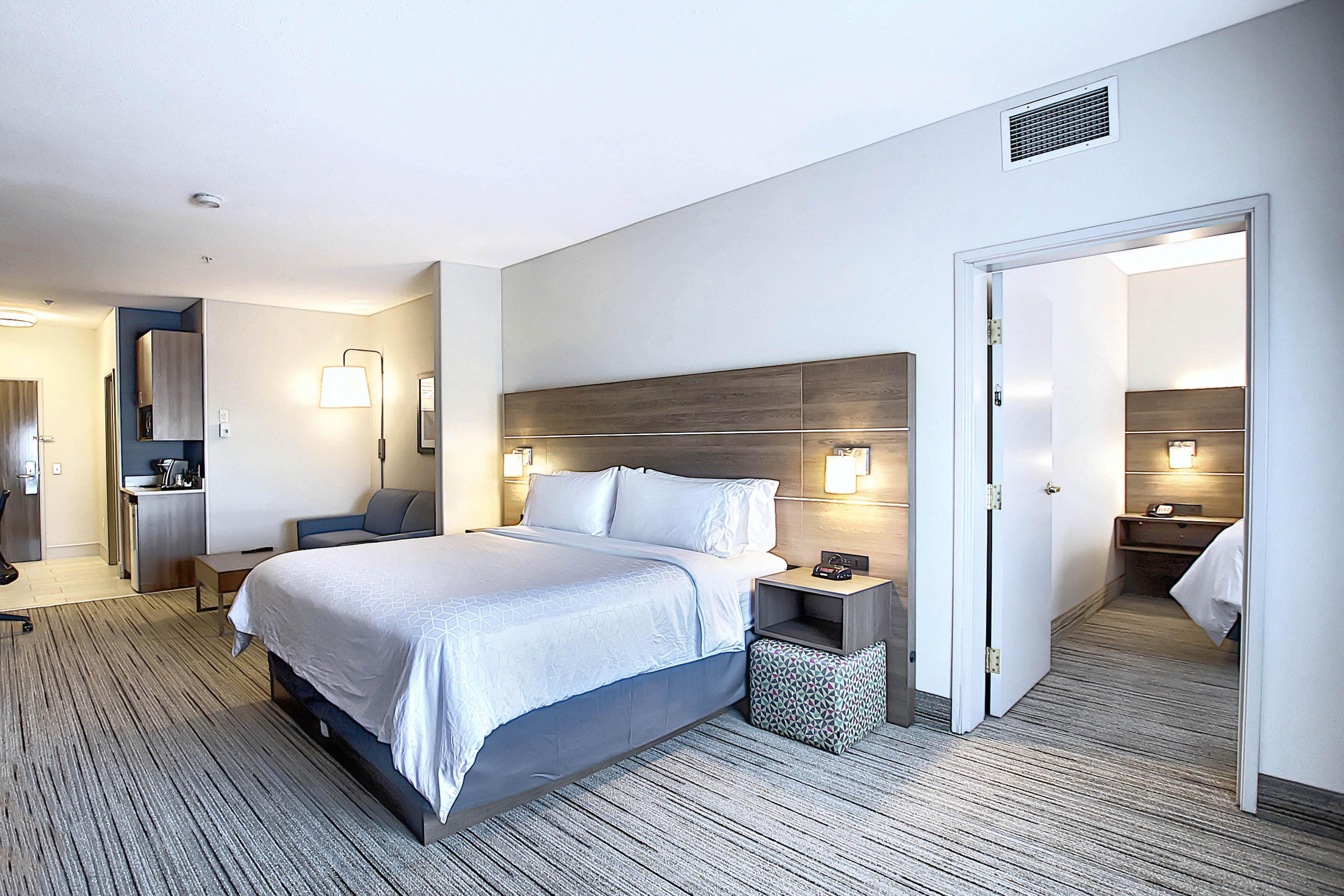 Holiday Inn Express Airport Calgary By Ihg Extérieur photo