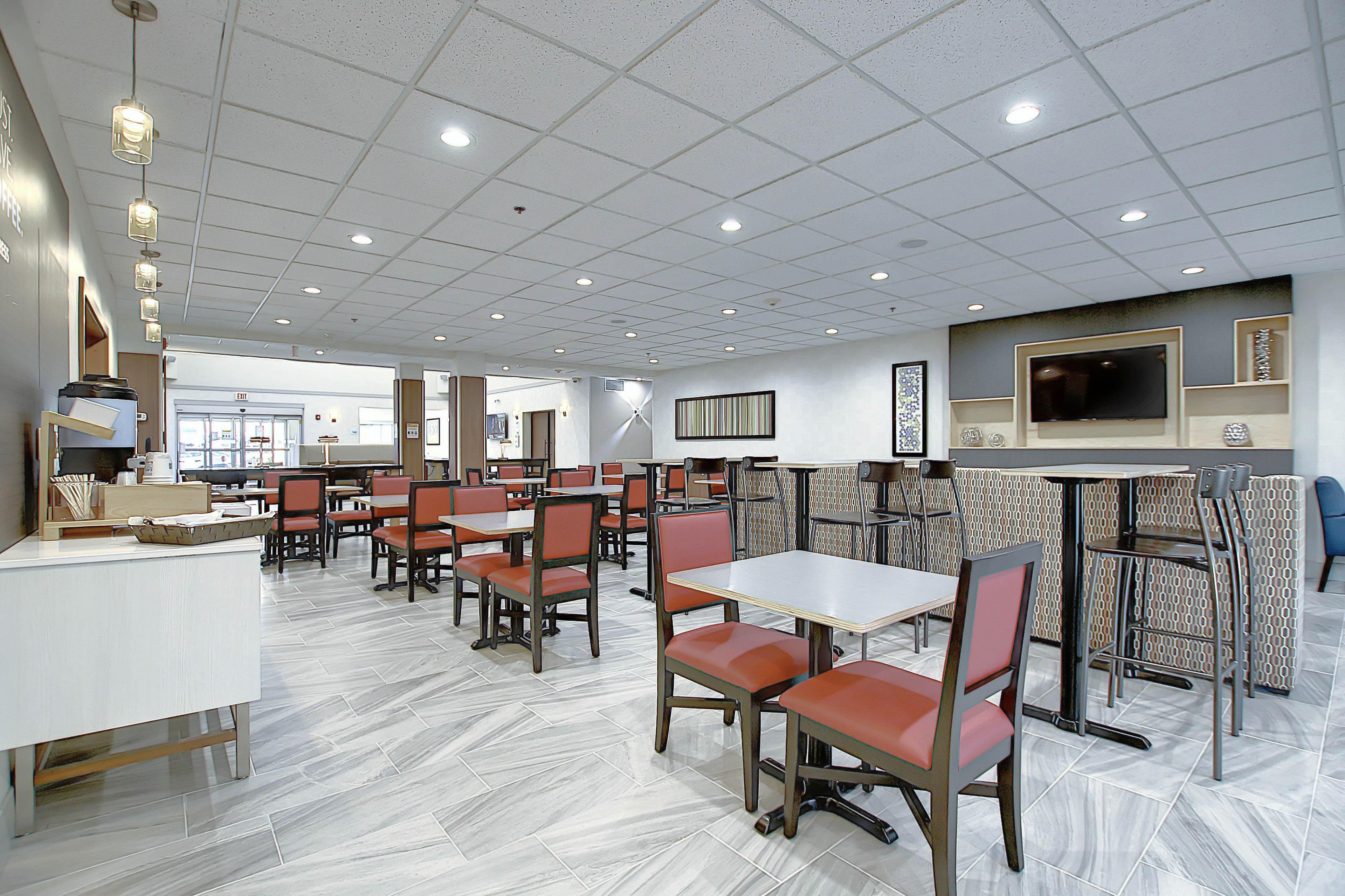 Holiday Inn Express Airport Calgary By Ihg Extérieur photo