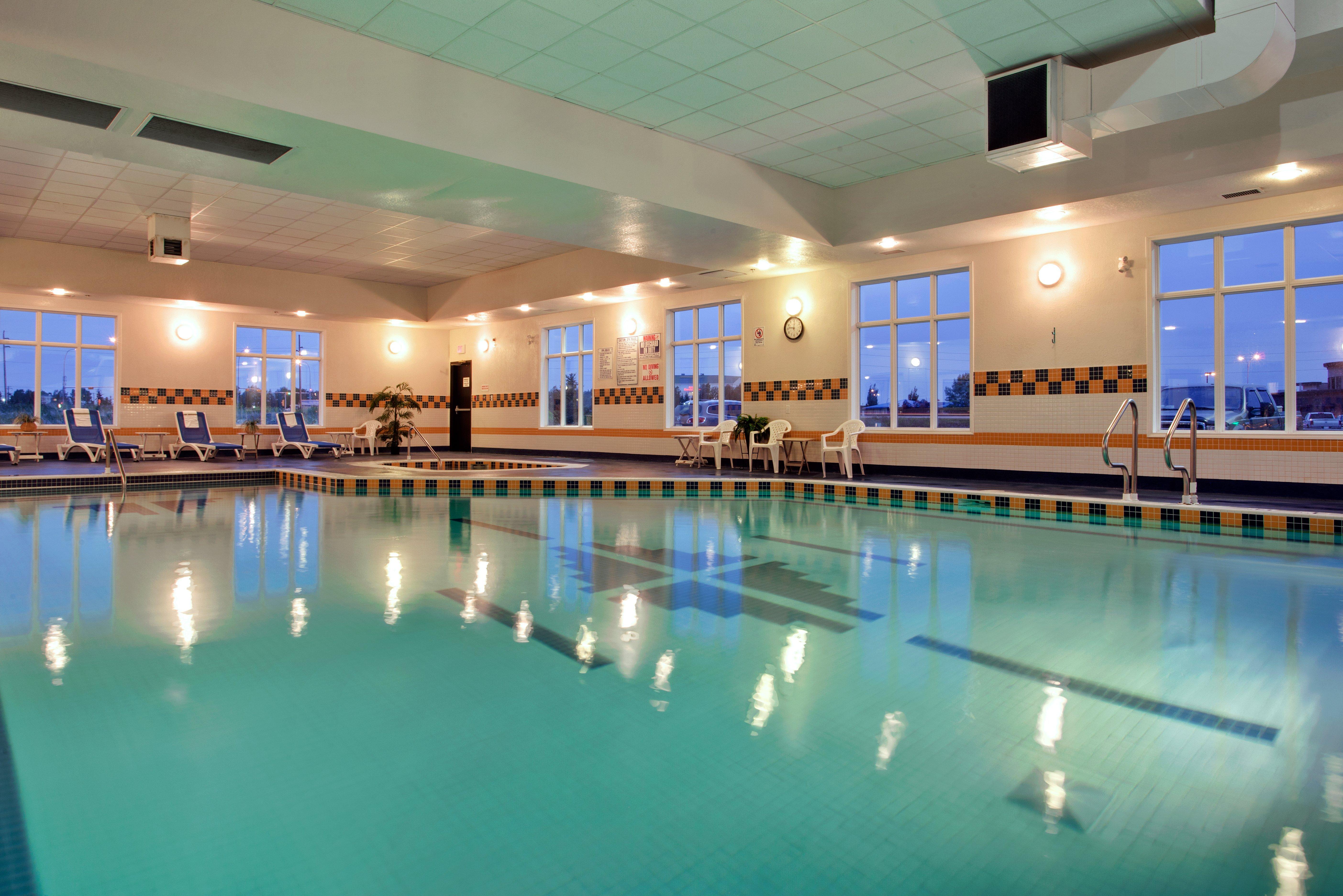 Holiday Inn Express Airport Calgary By Ihg Extérieur photo