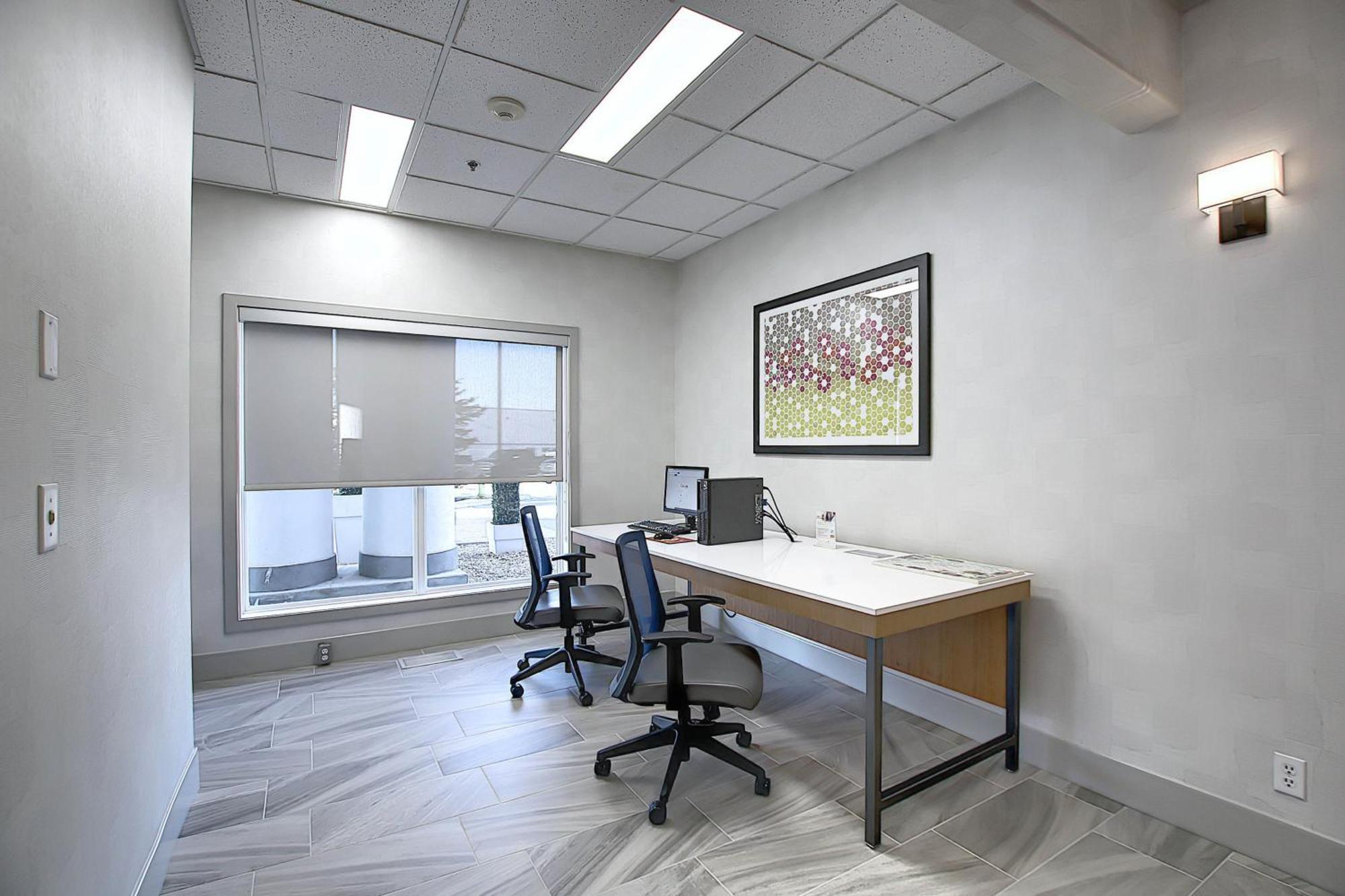 Holiday Inn Express Airport Calgary By Ihg Extérieur photo
