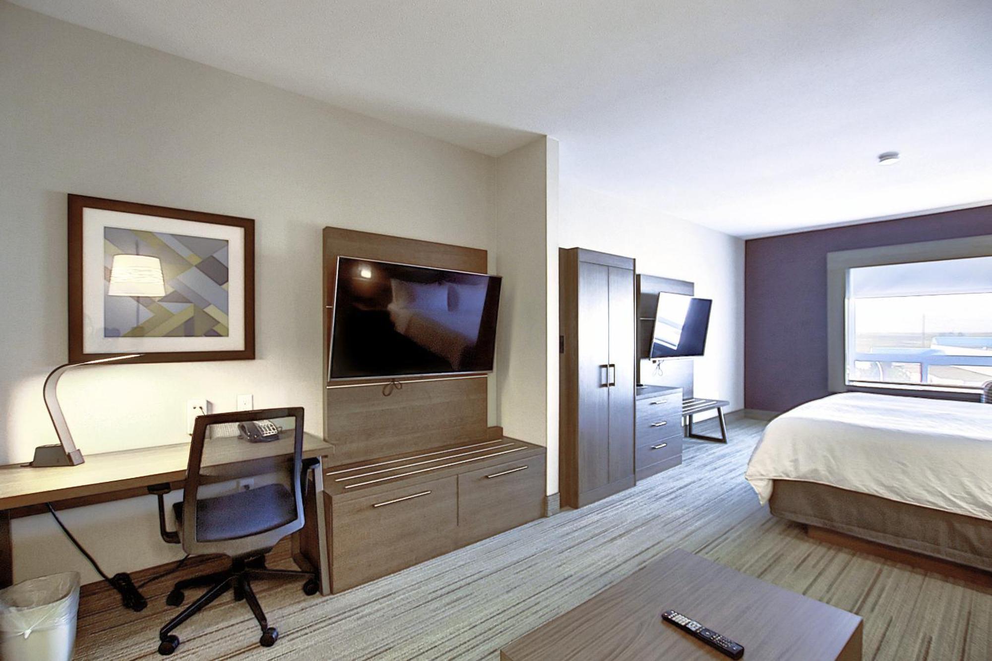 Holiday Inn Express Airport Calgary By Ihg Extérieur photo